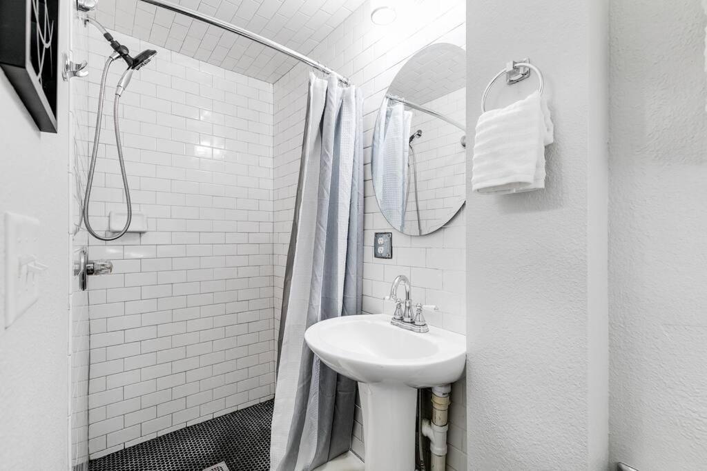 Charming, Happy 1-Bed Oasis: Rva Retreat Awaits! Appartement Richmond Buitenkant foto
