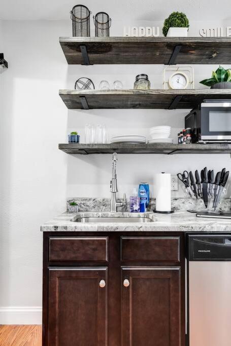 Charming, Happy 1-Bed Oasis: Rva Retreat Awaits! Appartement Richmond Buitenkant foto