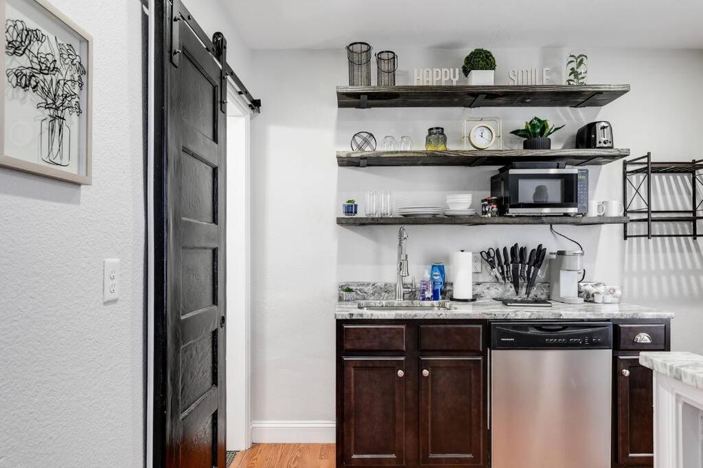 Charming, Happy 1-Bed Oasis: Rva Retreat Awaits! Appartement Richmond Buitenkant foto