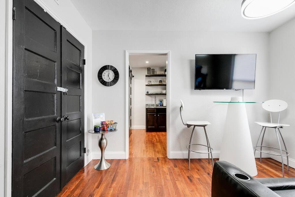 Charming, Happy 1-Bed Oasis: Rva Retreat Awaits! Appartement Richmond Buitenkant foto