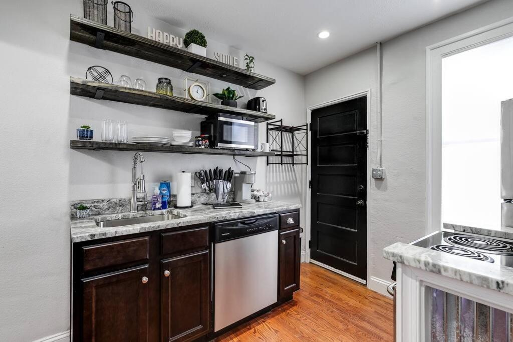 Charming, Happy 1-Bed Oasis: Rva Retreat Awaits! Appartement Richmond Buitenkant foto