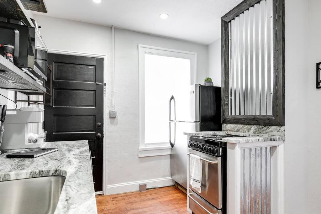Charming, Happy 1-Bed Oasis: Rva Retreat Awaits! Appartement Richmond Buitenkant foto